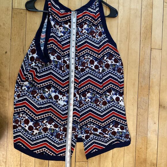Andrea Missy Blouse Women’s Large Sleeveless Chevron Floral Colorful Slit Bottom - Picture 10 of 10